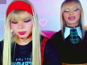 Cam4 Live Porn of leslychaneldoll