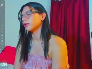 Cam4 Live Porn of BEVERLYERUDITA