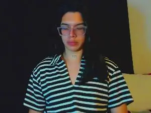 Cam4 Private Sex Chat of BEVERLYERUDITA