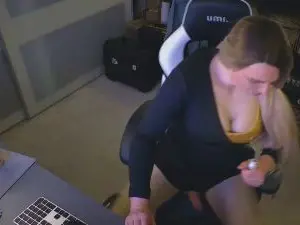Cam4 Nude Webcam of NylonQueen87