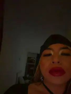 Cam4 Free Live Porn of SoyCDoll