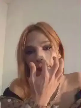 Cam4 Live Sex of Emi_tuhembra