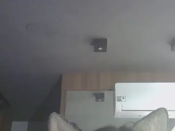 Cam4 Free Live Porn of SkinnyKittenCam