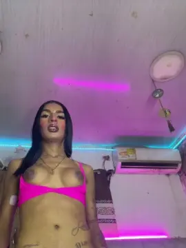 Cam4 Free Live Porn of queen5