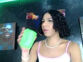 Camsoda Watch Live Sex Cams of emma-michaelss