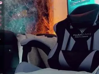 Camsoda Nude Webcam of emmasaenz