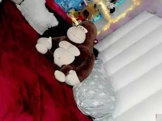 Camsoda Adult Video Chat of cute-estefany