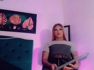 Camsoda Free Live Porn of mayka-brunette01