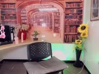 Camsoda Free Porn Cam of emeli-roushot