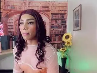 Camsoda Free Porn Cam of emeli-roushot