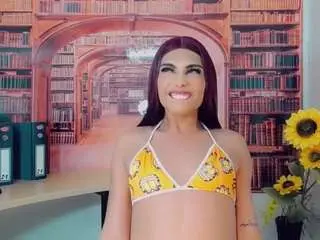 Camsoda Sex Cam of emeli-roushot