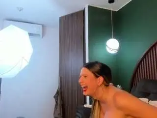 Camsoda Free Porn Cam of shannel-queen