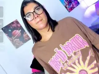 Camsoda Free Porn Cam of camila-hott1