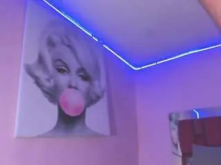 Camsoda Free Porn Cam of sexxy-naomi