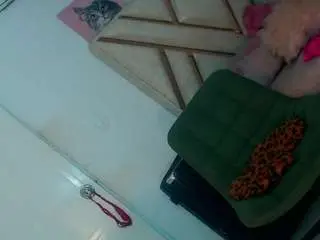 Camsoda Sex Cam of nicol-brown1