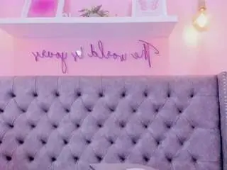 Camsoda Nude Webcam of mia-thompson-1