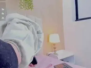 Camsoda Best Webcam of mia-thompson-1