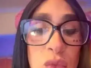 Camsoda Adult Webcams of sweettlatinasx