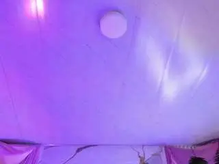 Camsoda Free Porn Cam of naomy-tay