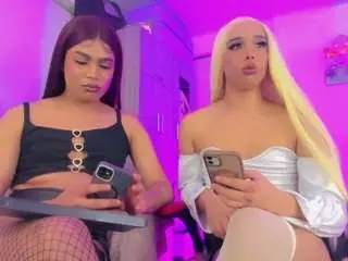 Camsoda Adult Video Chat of hellen-moons