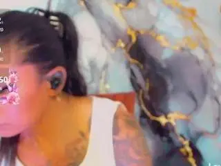 Camsoda Sex Chat of khiara-moretti