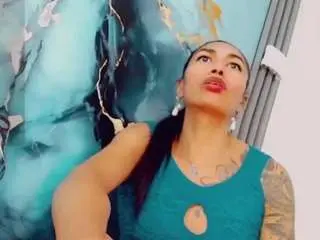 Camsoda Adult Video Chat of khiara-moretti