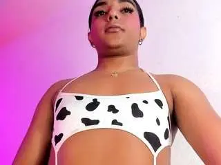 hotlittlebittch from camsoda