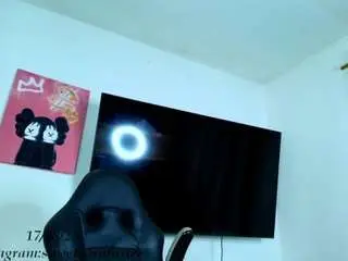 Camsoda Adult Webcams of sara-foxxx