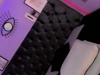 Camsoda Free Porn Cam of cute-enderlyn21