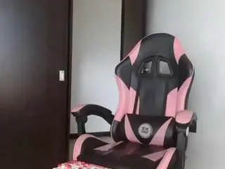 Camsoda Nude Webcam of charlotbelucci