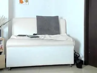 emma-ellis from camsoda
