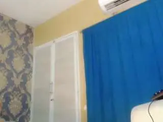 nicoledollts from camsoda