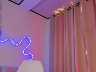 allison-alahia from camsoda