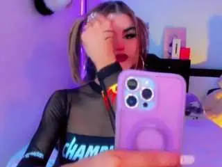 Camsoda Adult Video Chat of chloe-hot-xxx