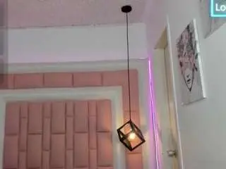 scarletcherry18 from camsoda