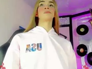 Camsoda Private Sex Chat of sophie-miaa