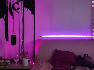 Camsoda Free Porn Cam of cyberxgoddess