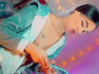 Camsoda Live Porn of isabellalatingirs