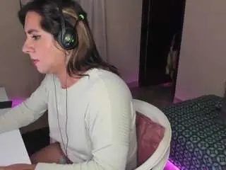 kamila-arangoo from camsoda