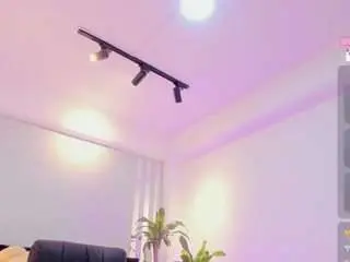 Camsoda Watch Live Sex Cams of nahomi-jonnes