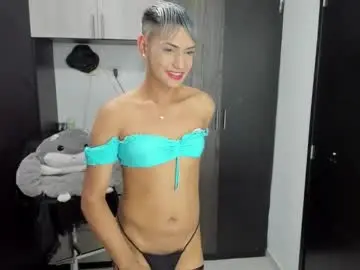 Chaturbate Live Sex Cam of goldenangels1