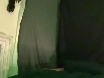 Chaturbate Live Sex Cam of glow92