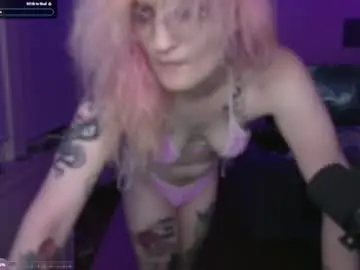 Chaturbate Live Porn of happybadend