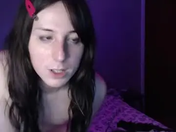 Chaturbate Live Sex Cam of leah_quinn