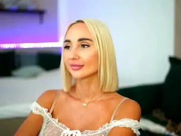 blondiefromtheblock from chaturbate