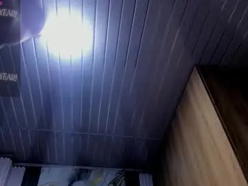 Chaturbate Live Sex Cam of mlucreciasucker303av