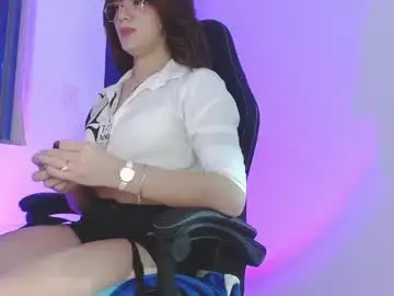 Chaturbate Live Sex Cam of candy_giuliana21