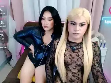 Chaturbate Live Sex Cam of heiress_moree