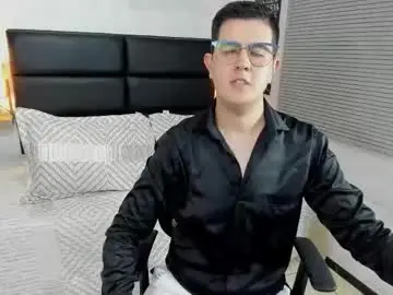 Chaturbate Free Live Porn of dylan_santiago