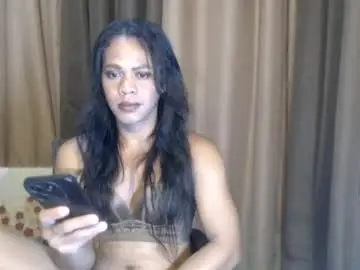 Chaturbate Adult Video Chat of reyna_33mhalia
